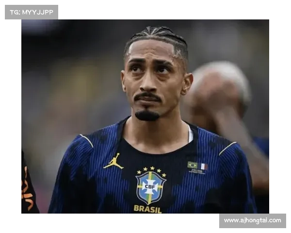 拉菲尼亚挑衅阿根廷引发争议 球迷和专家如何看待这一行为